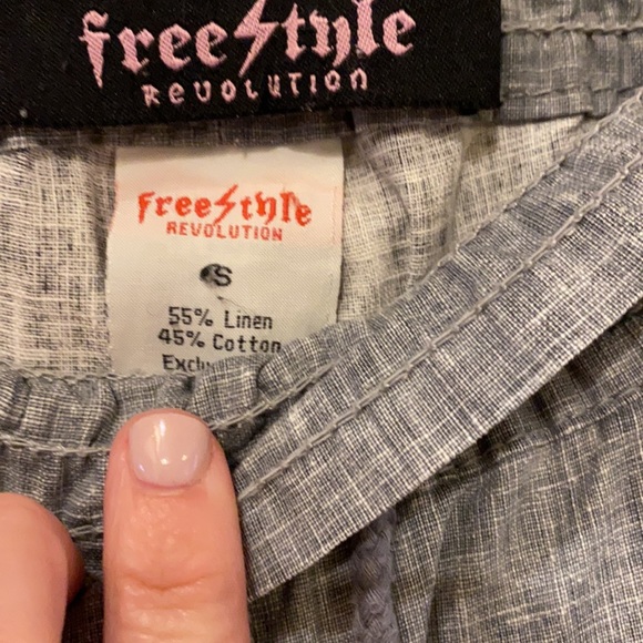 Pants size small - Picture 3 of 3